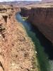 Dit is de Coloradoriver voordat hij bij de Grand Canyon is. Deze kloof is een Navajo monument.