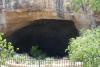 de natuurlijke ingang van het grottenstelsel